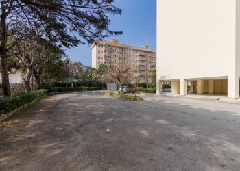 Edificio all\'aperto - Quadrilocale Via Tenente Francesco De Liguori
 
17, Bari - foto 4