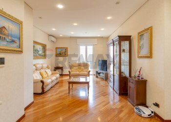 Soggiorno - Quadrilocale Via Tenente Francesco De Liguori
 
17, Bari - foto 5