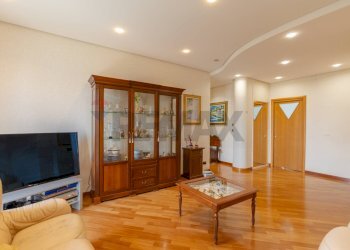 Soggiorno - Quadrilocale Via Tenente Francesco De Liguori
 
17, Bari - foto 6