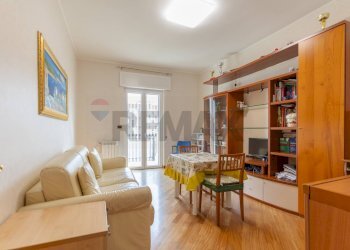 Sala da pranzo - Quadrilocale Via Tenente Francesco De Liguori
 
17, Bari - foto 8