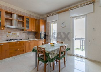 Cucina - Quadrilocale Via Tenente Francesco De Liguori
 
17, Bari - foto 10