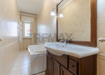 Bagno - Quadrilocale Via Tenente Francesco De Liguori
 
17, Bari - foto 19