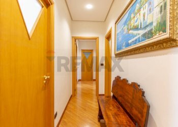 Hall / corridoio - Quadrilocale Via Tenente Francesco De Liguori
 
17, Bari - foto 23