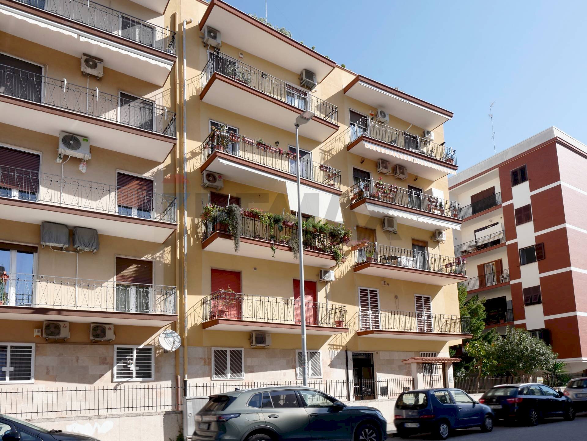 Edificio all\'aperto - Trilocale Via Papa Benedetto XIII
 
13, Bari - foto 2