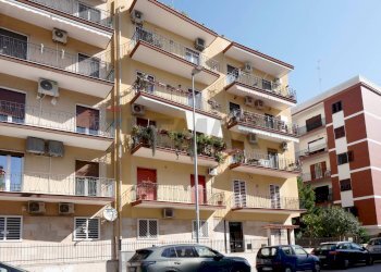 Edificio all\'aperto - Trilocale Via Papa Benedetto XIII
 
13, Bari - foto 2