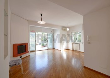 Stanza vuota - Trilocale Via Papa Benedetto XIII
 
13, Bari - foto 3