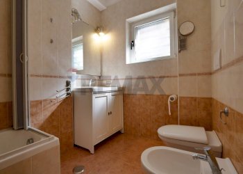 Bagno - Trilocale Via Papa Benedetto XIII
 
13, Bari - foto 15