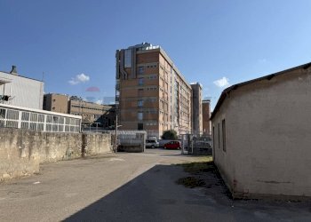 Edificio all\'aperto - Capannone Via Ospedale Di Venere
121, Bari - foto 5