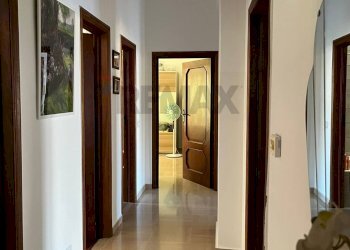 Hall / corridoio - Quadrilocale Corso Don Luigi Sturzo
 
83, Trani - foto 10