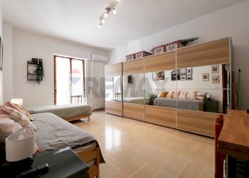 Camera da letto - Quadrilocale Corso Don Luigi Sturzo
 
83, Trani - foto 11