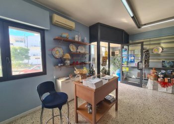 Sala - Attività Commerciale VIA Brancati
77/A, Gibellina - foto 13