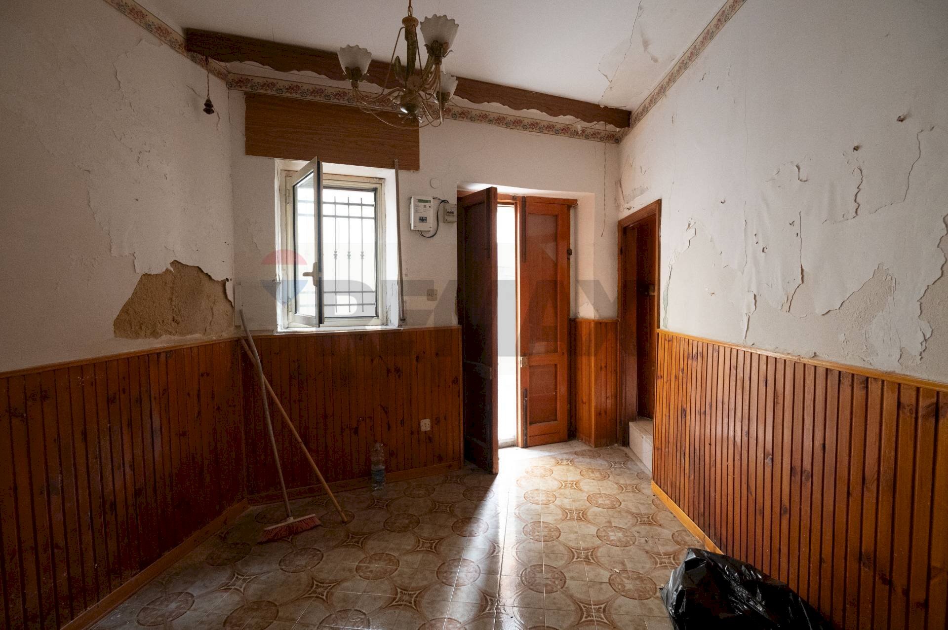Hall / corridoio - Casa indipendente Via Divisione
 
1, Mineo - foto 3
