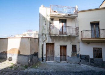 Edificio all\'aperto - Casa indipendente Via Divisione
 
1, Mineo - foto 1