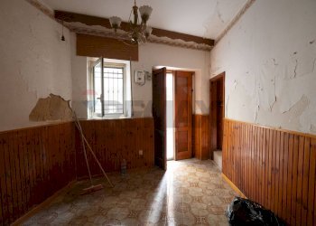 Hall / corridoio - Casa indipendente Via Divisione
 
1, Mineo - foto 3