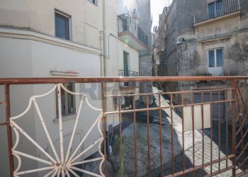 Balcone - Casa indipendente Via Divisione
 
1, Mineo - foto 8