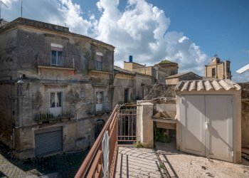 Balcone - Casa indipendente Via Divisione
 
1, Mineo - foto 18