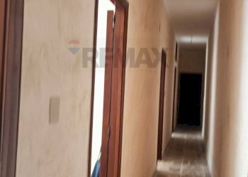 Hall / corridoio - Quadrilocale Via Dei Sanguinelli
 
53, Catania - foto 25