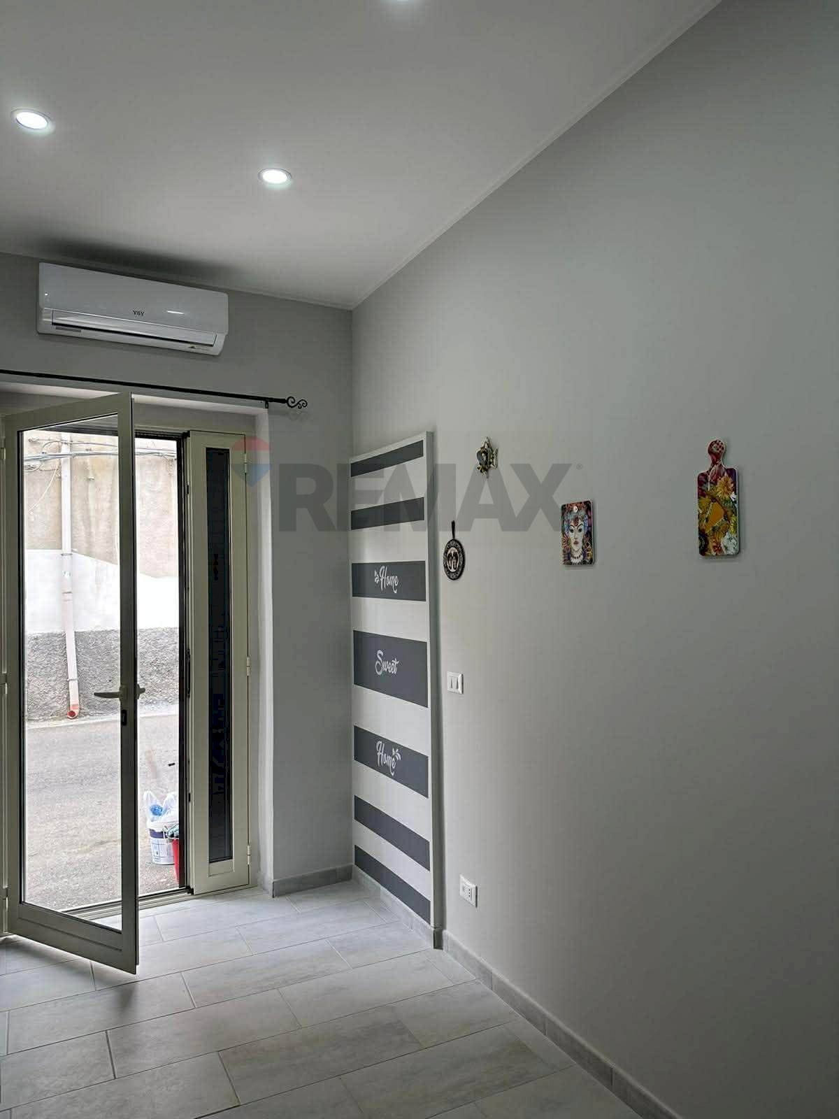 Hall / corridoio - Independent house Via Alcantara
102, Calatabiano - photo 3