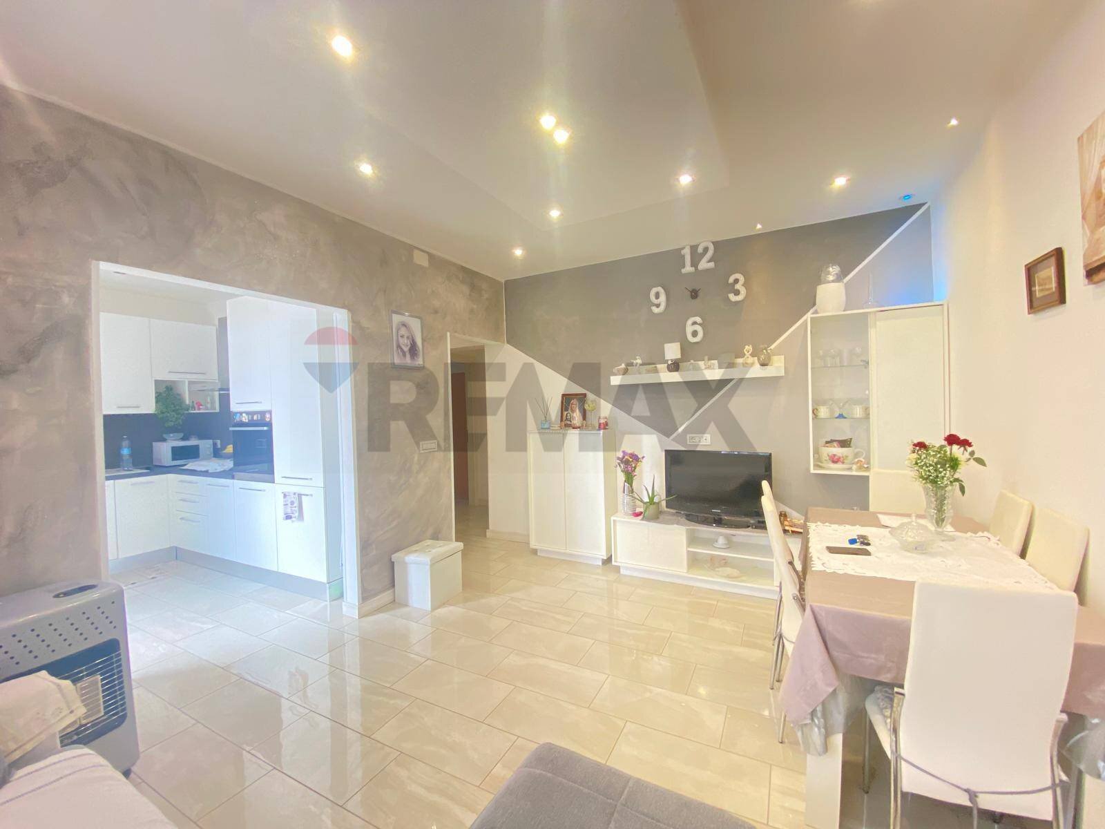 Sala da pranzo - Trilocale Via Faraci
 
1, Catania - foto 1