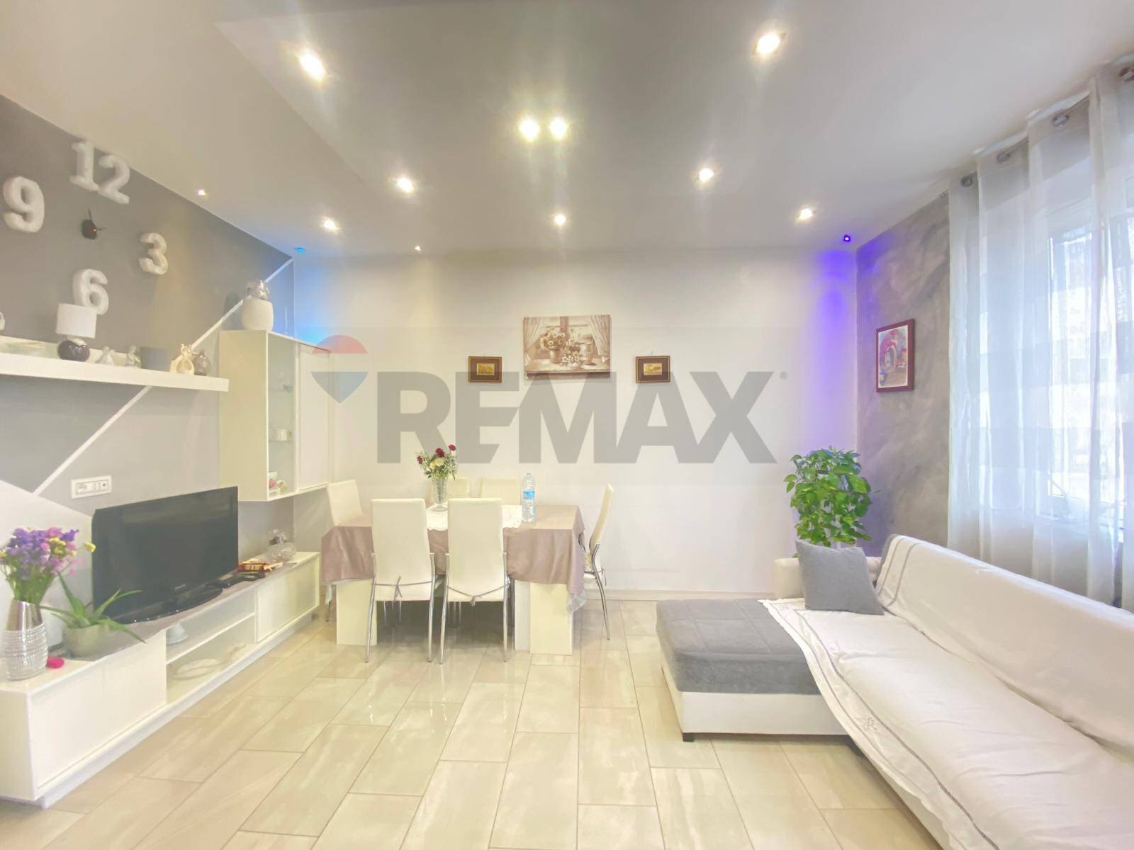 Sala da pranzo - Trilocale Via Faraci
 
1, Catania - foto 2