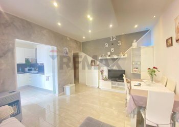 Sala da pranzo - Trilocale Via Faraci
 
1, Catania - foto 1