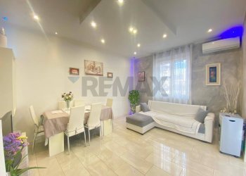 Sala da pranzo - Trilocale Via Faraci
 
1, Catania - foto 6