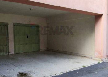 Parcheggio - Appartamento Via Alcide de Gasperi
 
20, Paterno - foto 6