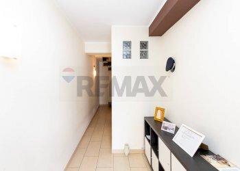 Hall / corridoio - Semi-detached house Via Officina
 
7, Catania - photo 5