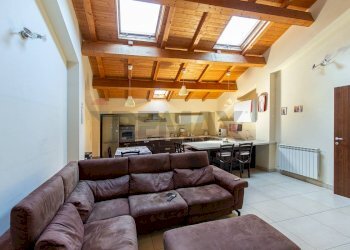 Sala da pranzo - Semi-detached house Via Officina
 
7, Catania - photo 20