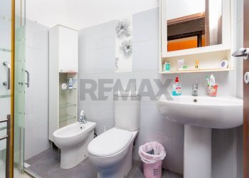 Bagno - Semi-detached house Via Officina
 
7, Catania - photo 21