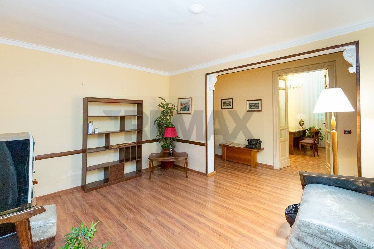 Soggiorno - Ufficio Via Umberto
 
53, Catania - foto 1