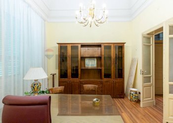 Soggiorno - Ufficio Via Umberto
 
53, Catania - foto 4