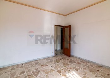 Stanza vuota - Appartamento Via asia
 
7, Gravina di Catania - foto 9