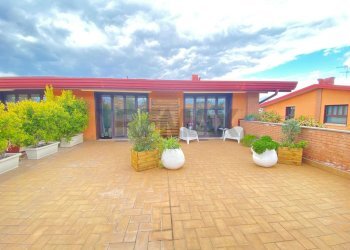 Terrazza - Ufficio Viale Cristoforo Colombo, San Giovanni la Punta - foto 1