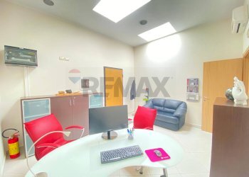 Sala da pranzo - Ufficio Viale Cristoforo Colombo, San Giovanni la Punta - foto 6