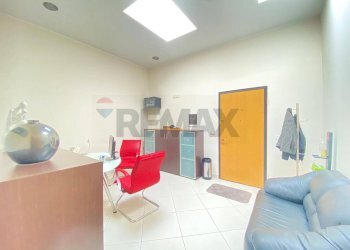 Soggiorno - Ufficio Viale Cristoforo Colombo, San Giovanni la Punta - foto 7