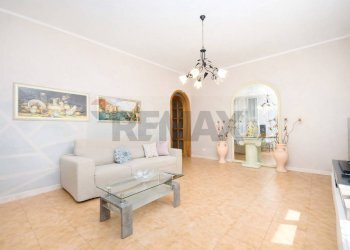 Soggiorno - Casa indipendente Via Toledo
 
63, Catania - foto 1