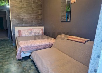 Camera / camera da letto - Monolocale via pietre nere
 
7, Giardini-Naxos - foto 3