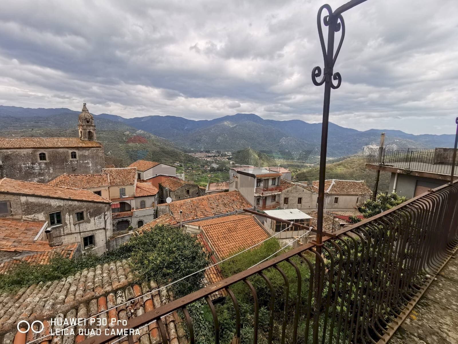 Edificio all\'aperto - Independent house Via Savoia
 
8, Castiglione di Sicilia - photo 1