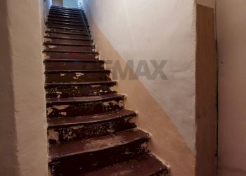 Scale - Casa indipendente Via Savoia
 
8, Castiglione di Sicilia - foto 18