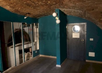 Hall / corridoio - Commercial Premises Via Dei Priori, Perugia - photo 9