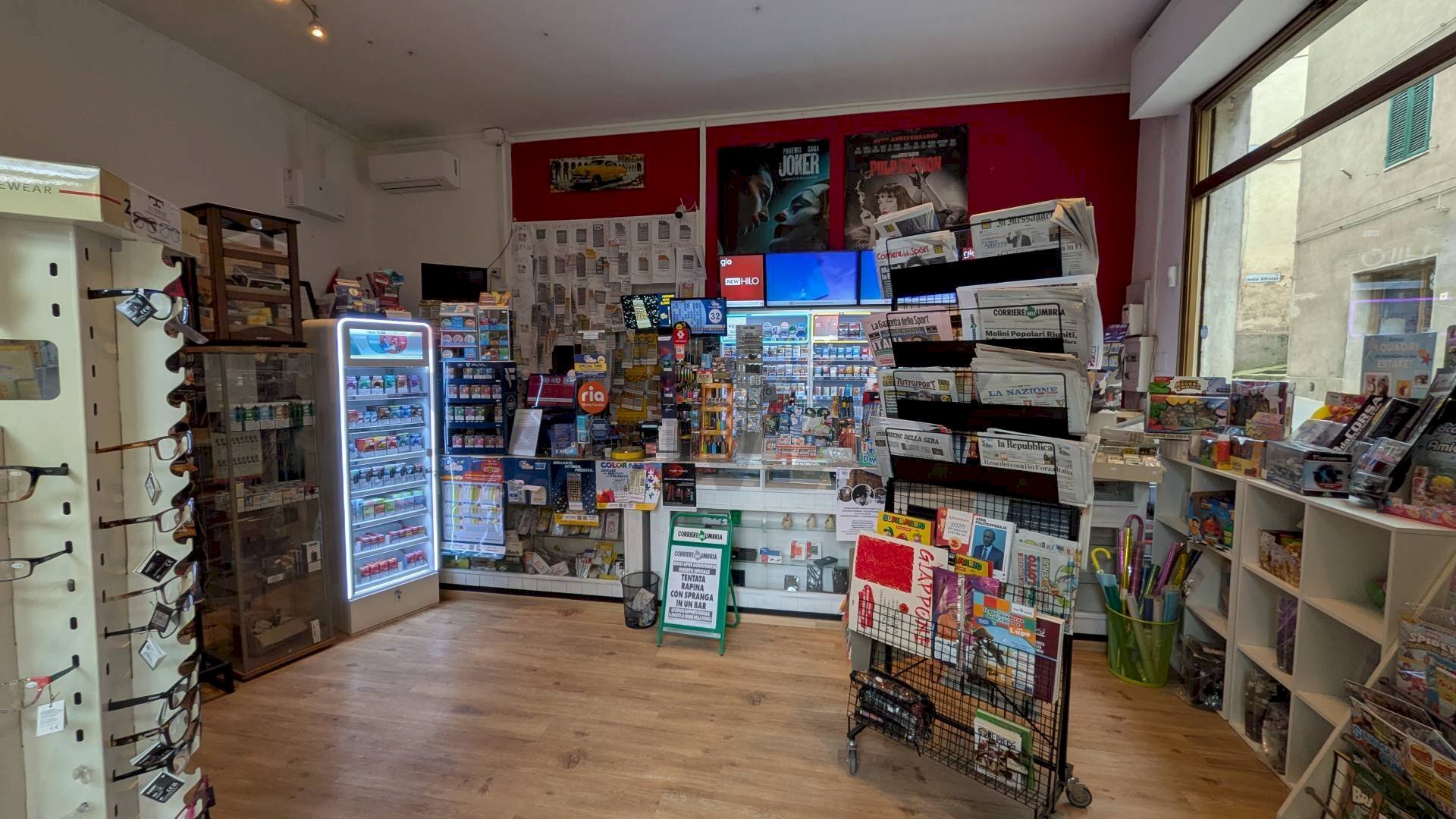 Camera / camera da letto - Attività Commerciale Piazza del Popolo
 
3, Castiglione del Lago - foto 1