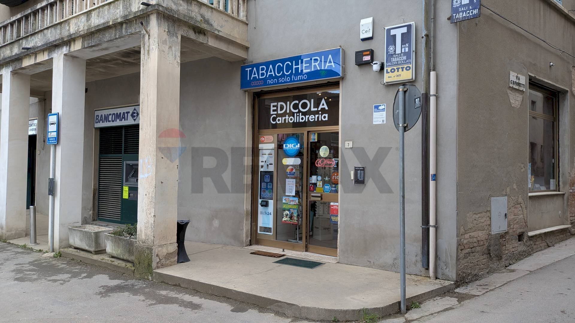 Edificio all\'aperto - Attività Commerciale Piazza del Popolo
3, Castiglione del Lago - foto 3