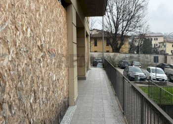 Balcone - Locale Commerciale Via Volta, Bulciago - foto 14