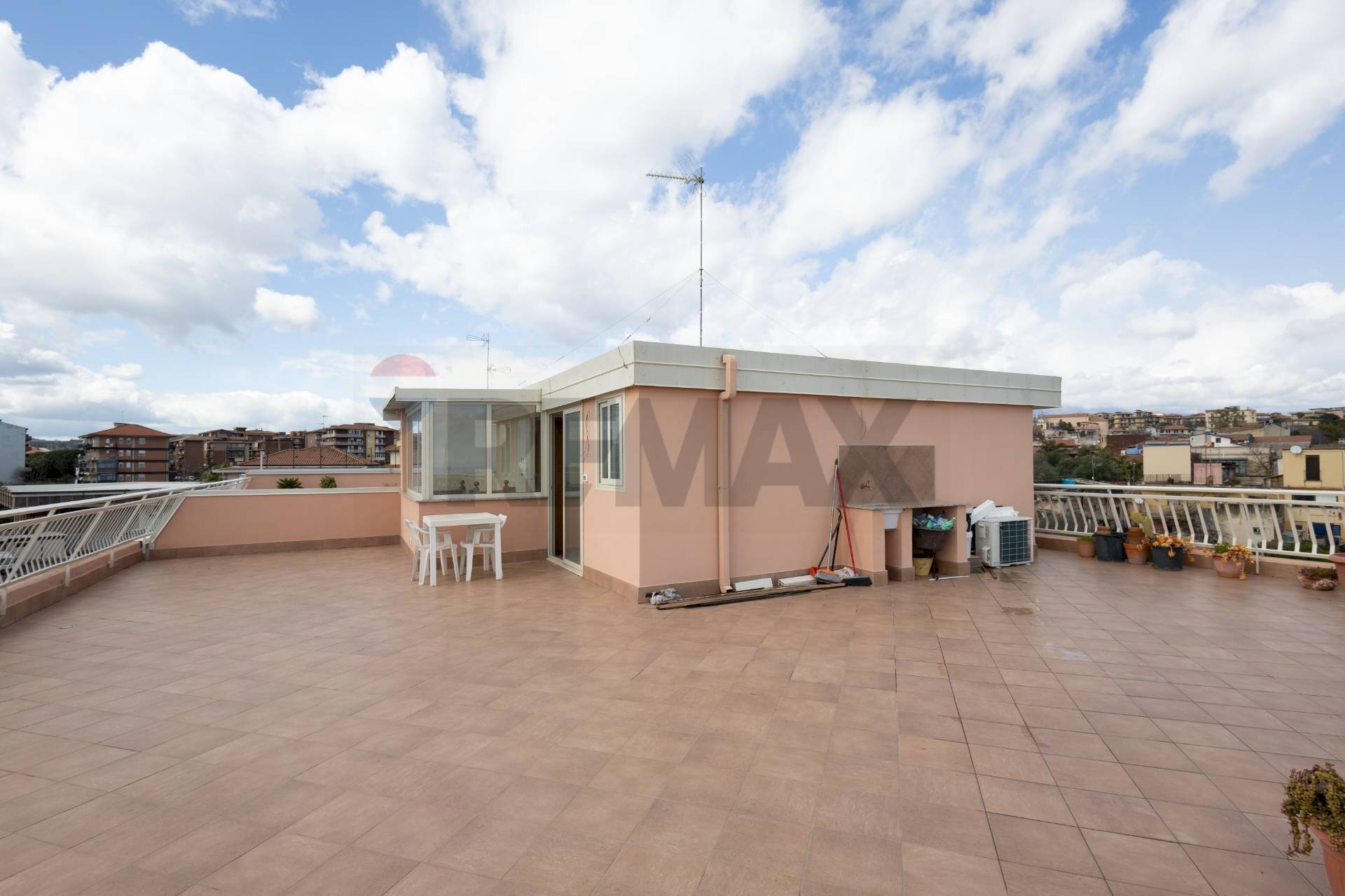 Terrazza - Appartamento Via Pietro Bethancourt
 
1, Catania - foto 1