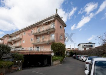 Edificio all\'aperto - Appartamento Via Pietro Bethancourt
 
1, Catania - foto 2