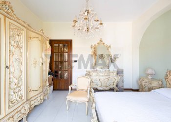 Camera / camera da letto - Appartamento Via Pietro Bethancourt
 
1, Catania - foto 17