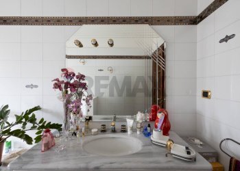 Bagno - Appartamento Via Pietro Bethancourt
 
1, Catania - foto 28