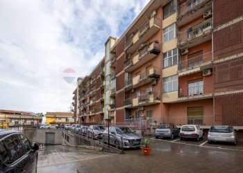 Edificio all\'aperto - Appartamento Via Generale Di San Marzano
 
18, Catania - foto 5
