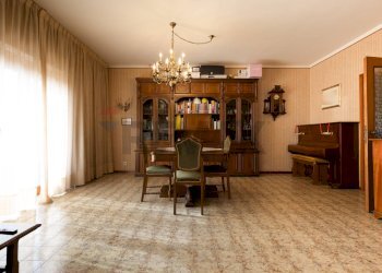 Sala da pranzo - Appartamento Via Generale Di San Marzano
 
18, Catania - foto 8